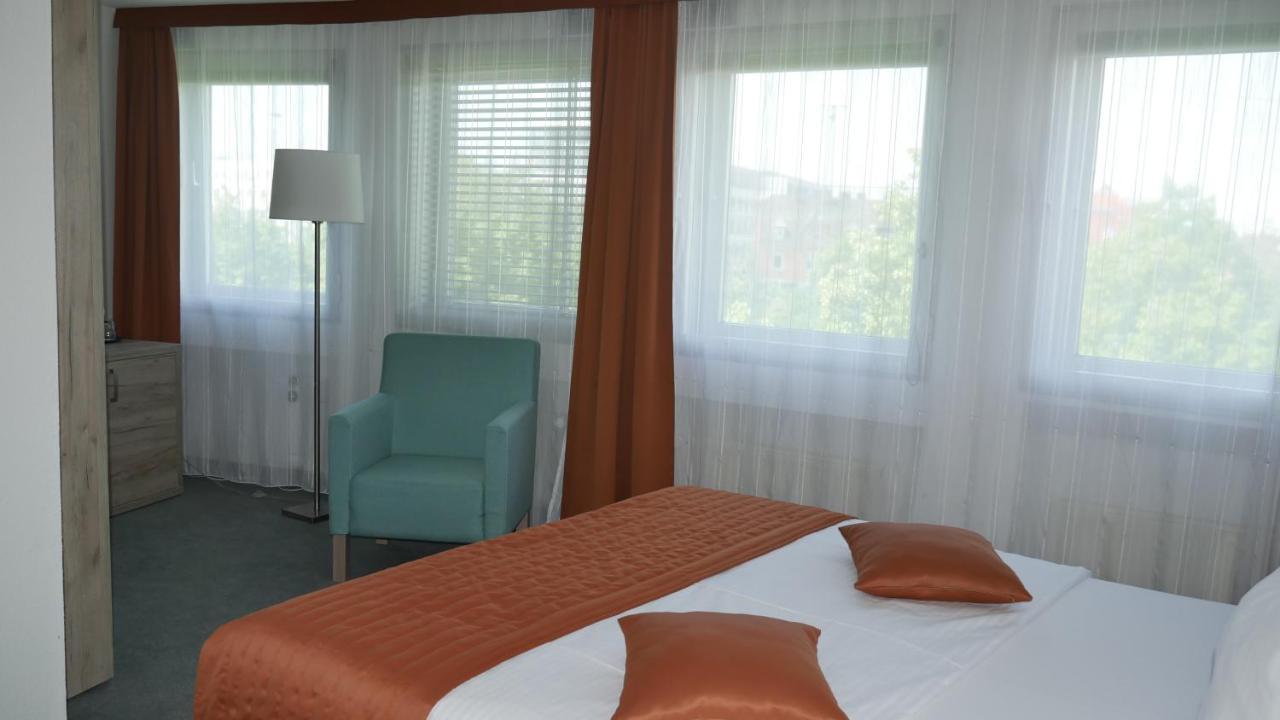 Komfort Hotel ลุดวิกสบูร์ก ภายนอก รูปภาพ