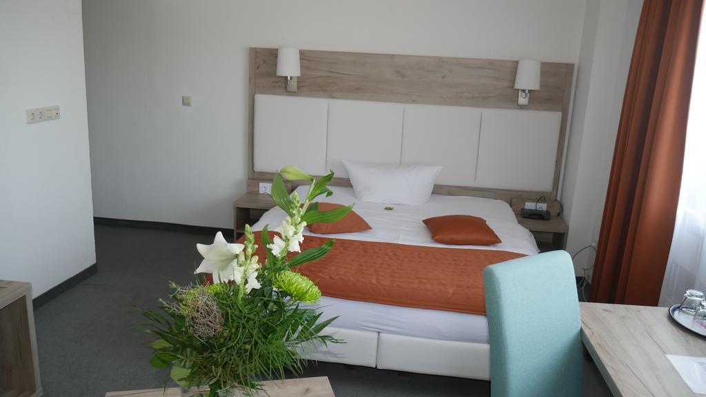 Komfort Hotel ลุดวิกสบูร์ก ภายนอก รูปภาพ