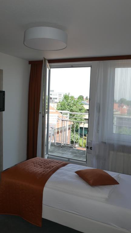 Komfort Hotel ลุดวิกสบูร์ก ภายนอก รูปภาพ